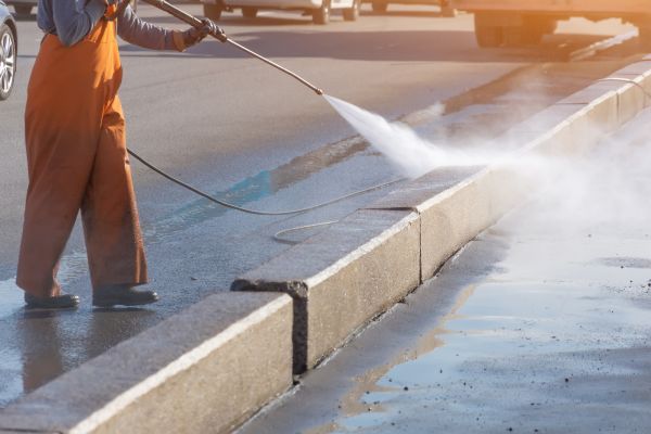 Commercial Concrete Cleaning in Riverside