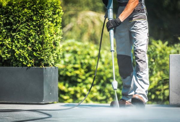 Concrete Pressure Washing in Riverside