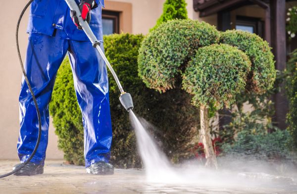 Driveway Cleaning in Riverside