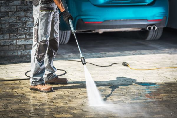 Driveway Pressure Washing in Riverside