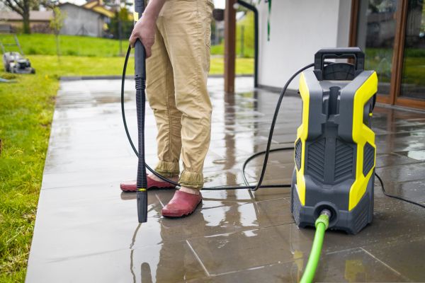 Porch Pressure Washing in Riverside