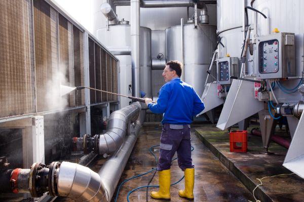 Industrial Pressure Washing in Riverside