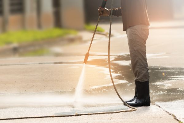 Residential Concrete Cleaning in Riverside