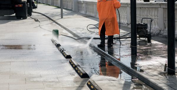 Parking Lot Pressure Washing in Riverside