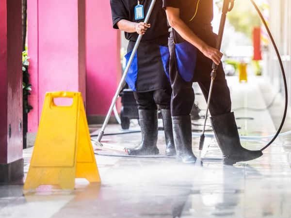 Commercial Power Washing in Riverside