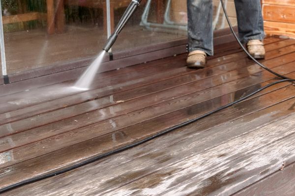 Pool Deck Power Washing in Riverside