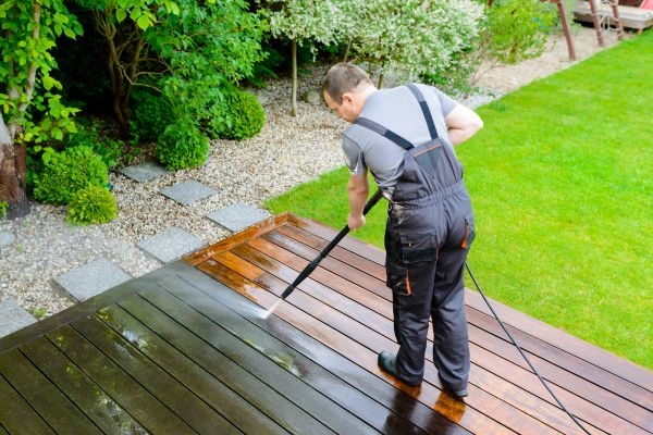 Deck And Patio Cleaning in Riverside