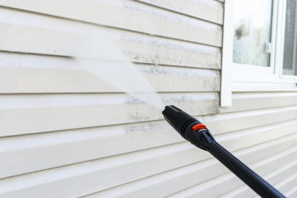 Vinyl Siding Washing in Riverside