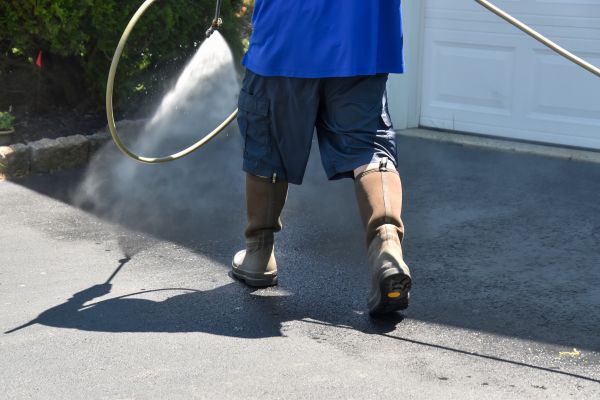 Asphalt Driveway Cleaning in Riverside