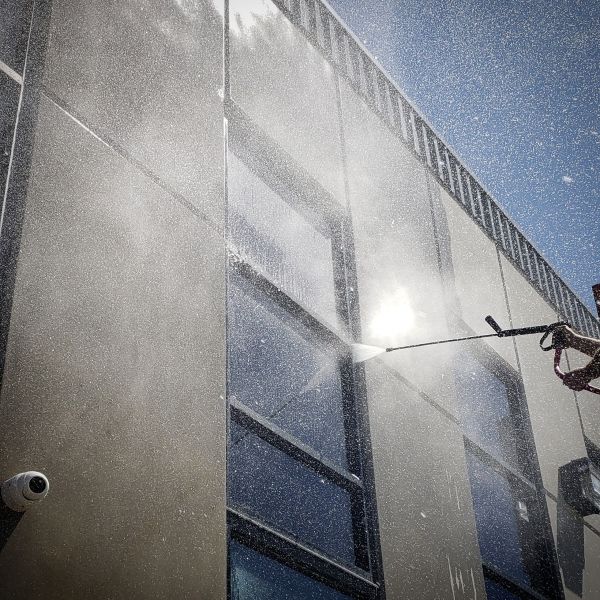 Exterior Building Washing in Riverside