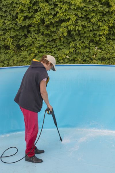Pool Pressure Washing in Riverside