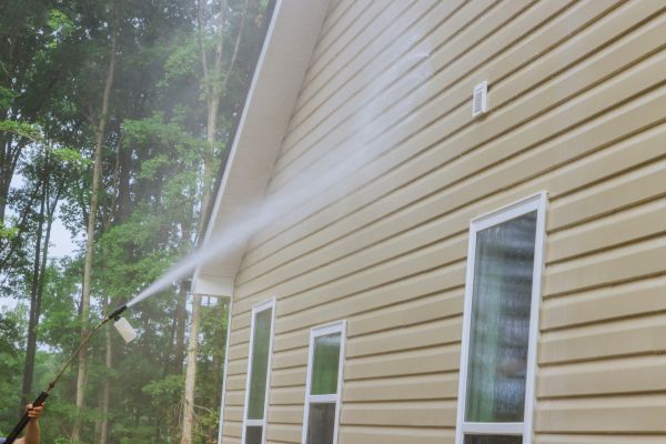 Home Siding Cleaning in Riverside