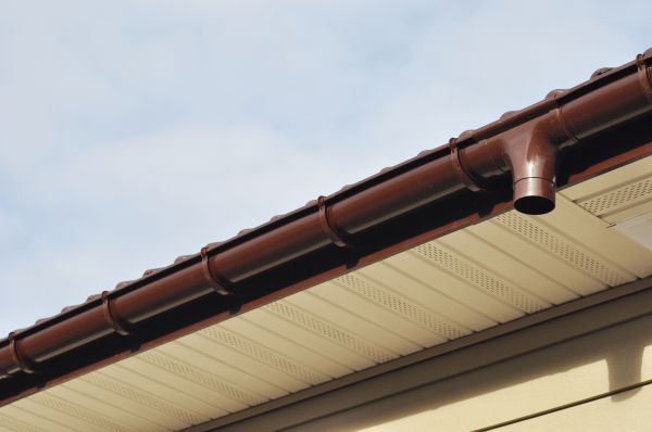 Soffit Washing in Riverside