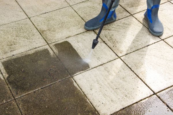 Outdoor Concrete Cleaning in Riverside