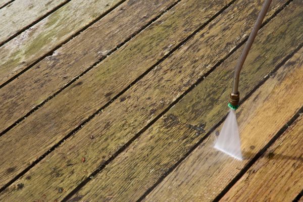 Deck Mold Removal in Riverside