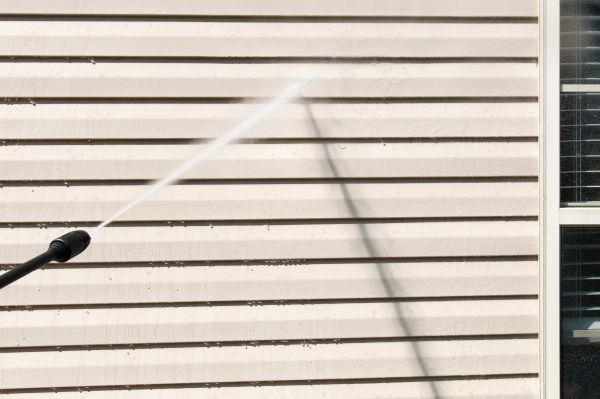 Apartment Power Washing in Riverside